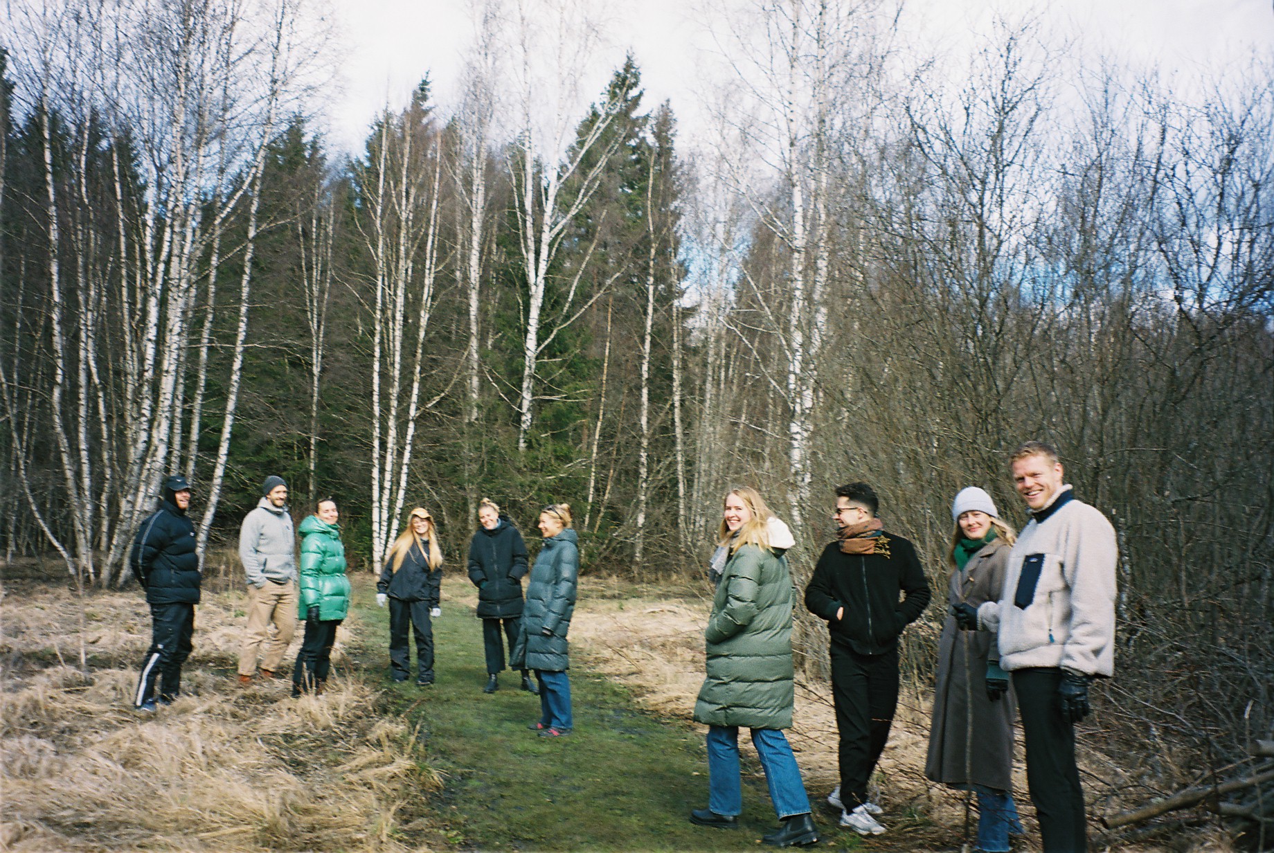 Avilius-teamet i en skov i Sverige